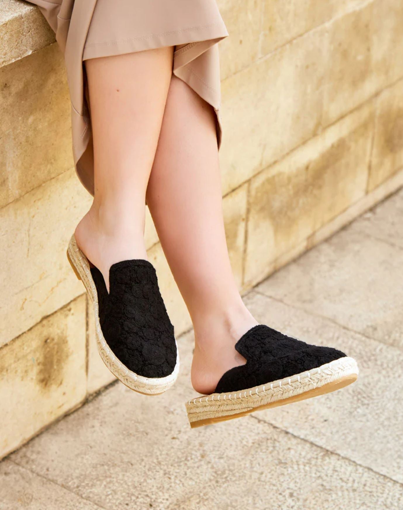 alpargata mule de encaje con suela de yute diseno bohemio y ligero ideal para looks casuales y frescos color Negro talla 37