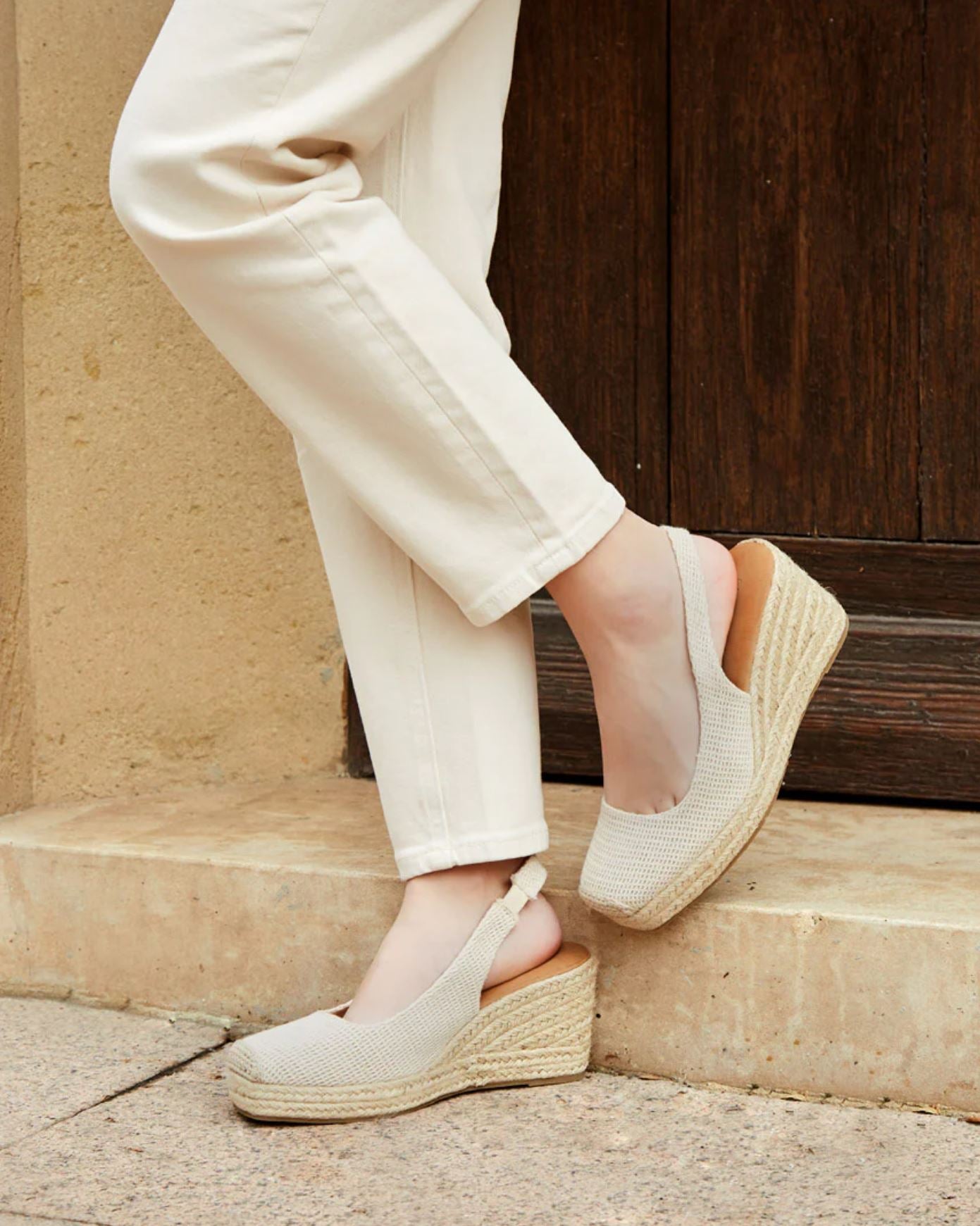 alpargatas de cunas altas de espartos con plataforma y talon descubierto comodidad y estilo veraniego color Beige talla 37