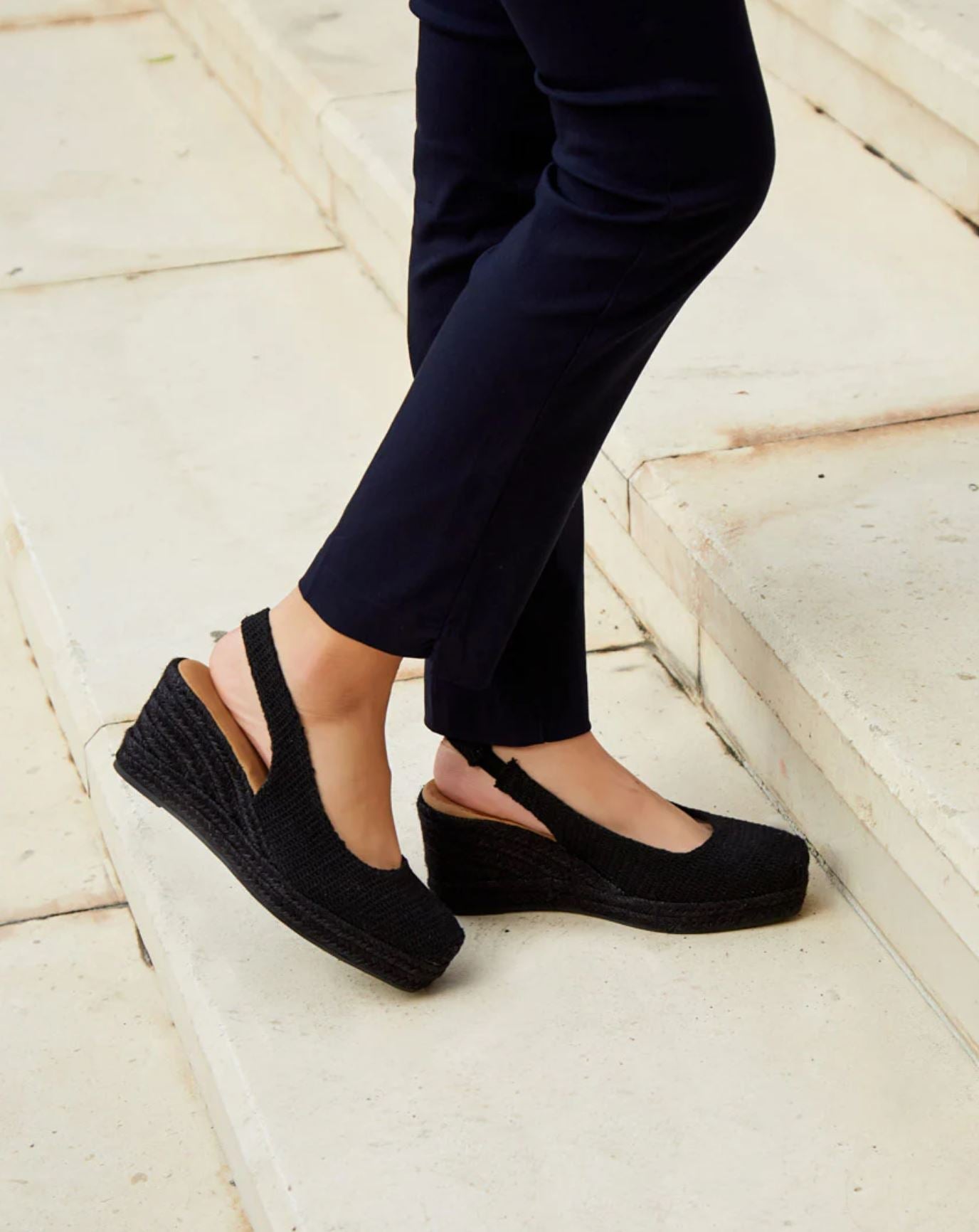 alpargatas de cunas altas de espartos con plataforma y talon descubierto comodidad y estilo veraniego color Negro talla 37