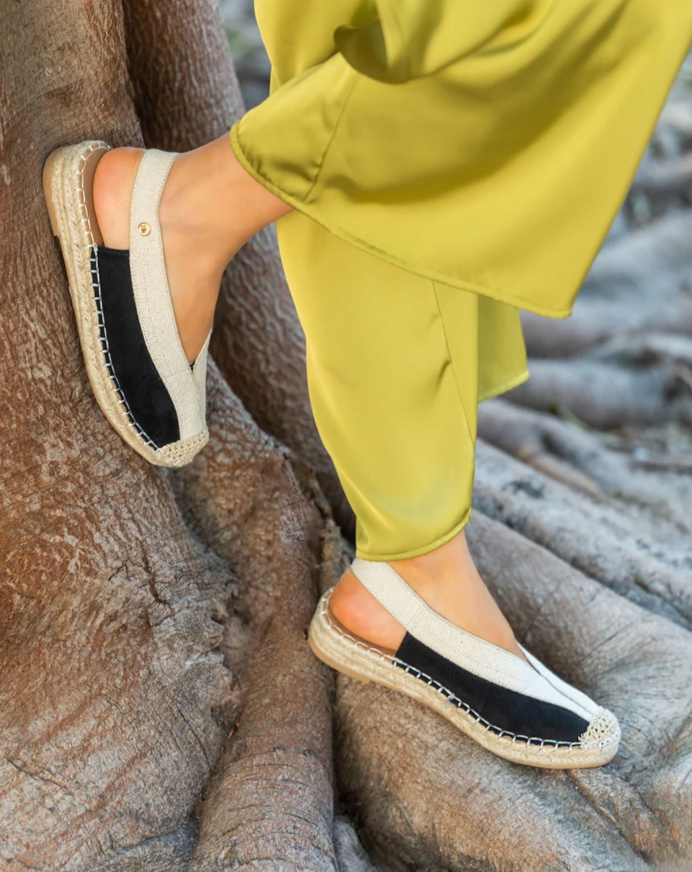 sandalia alpargata de mujer con suela de esparto y detalle trenzado color Negras/Beige talla 37