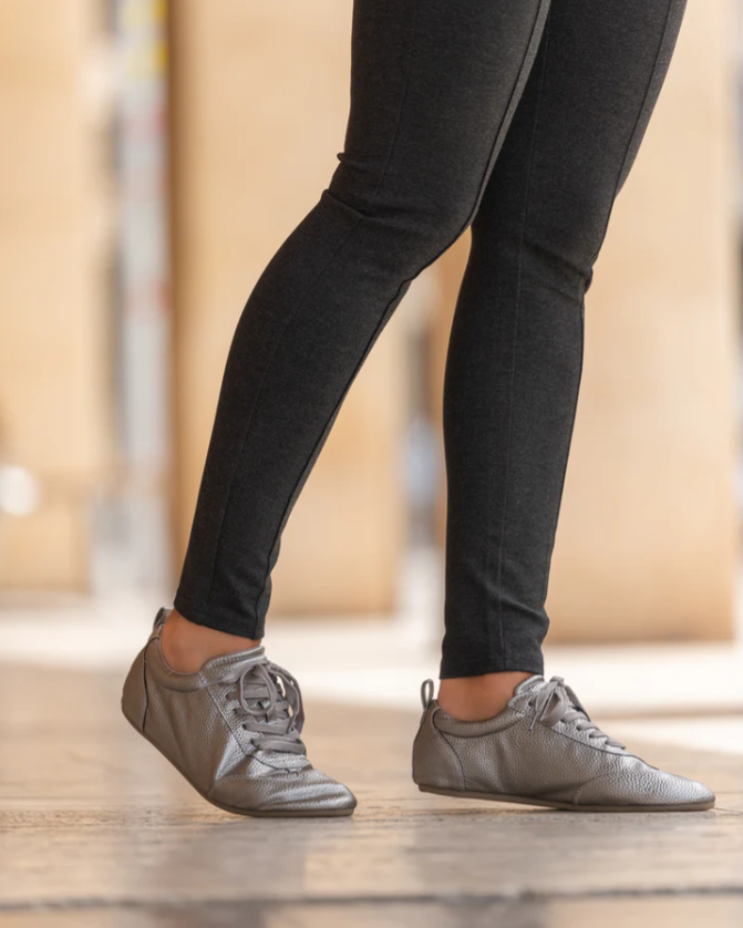 Zapatillas Doradas de Piel para Mujer, Comodidad y Elegancia en Cada Paso