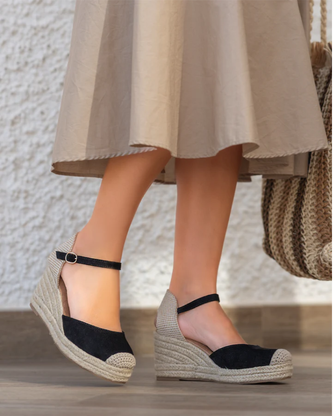 alpargatas doradas mujer de cunas altas de esparto con plataforma ligera con plantillas acolchadas color Negras talla 37