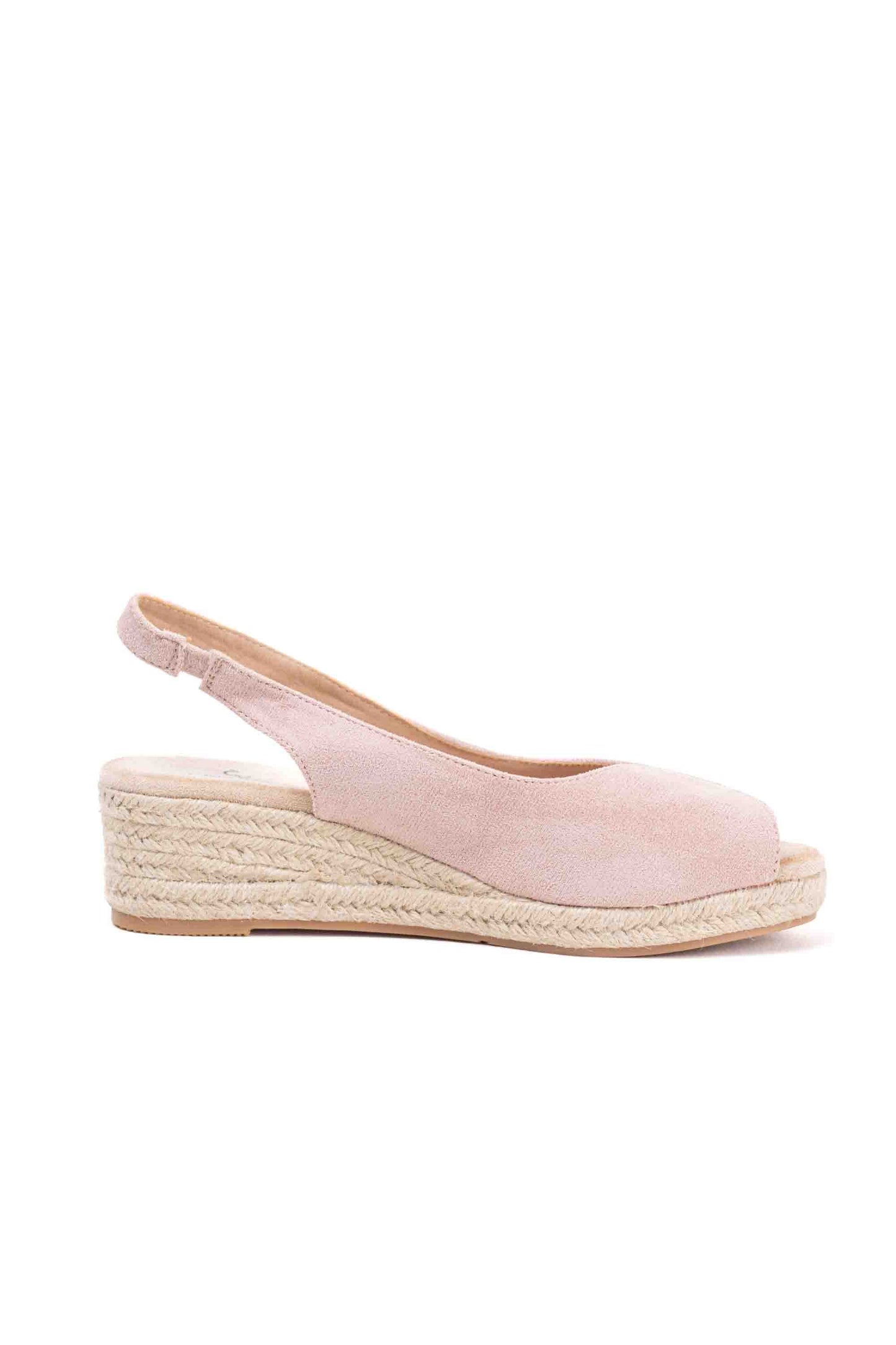 Sandalias doradas y cuña de esparto baja toque glam veraniego
