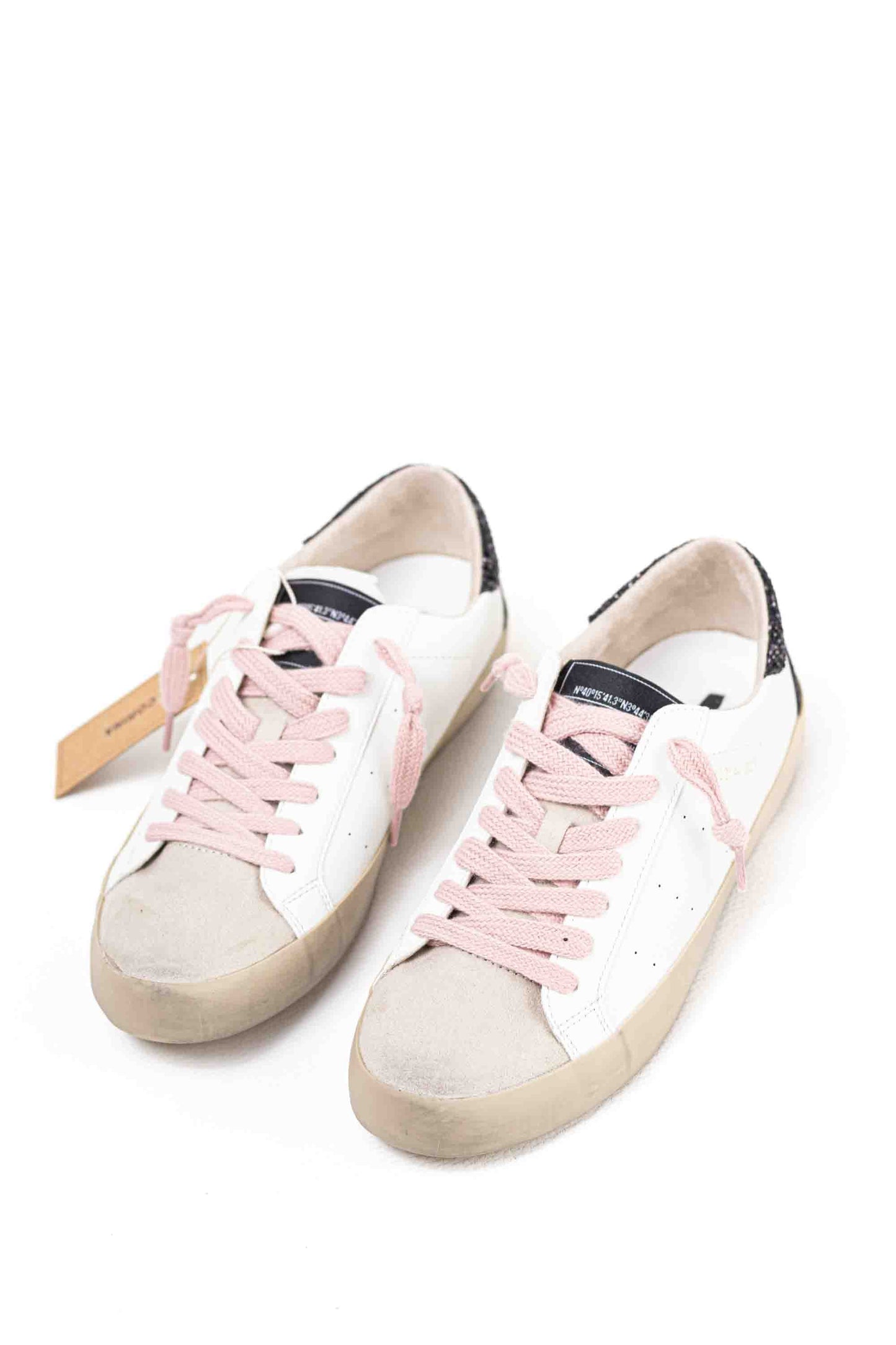 Zapatilla deportiva estilo retro en combinación de materiales Corina