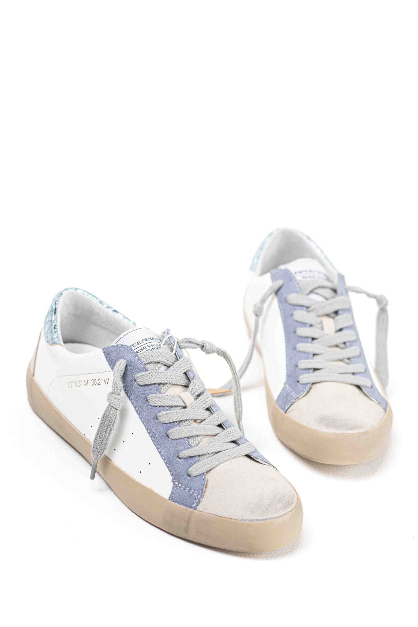 Zapatilla deportiva estilo retro en combinación de materiales Corina