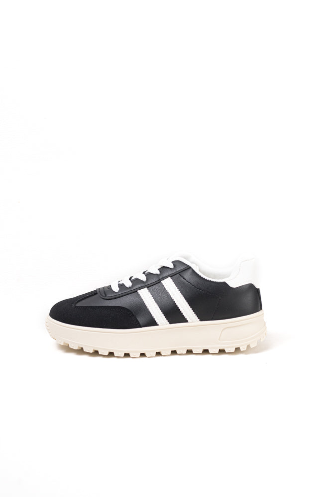 Zapatillas deportivas para mujer en blanco y negro, estilo clásico con un toque moderno para la actividad diaria
