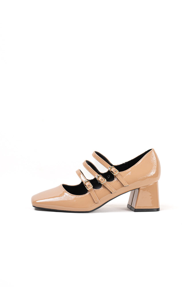 Zapatos de tacón rojo charol para mujer, triple hebilla, estilo audaz y elegante para eventos destacados