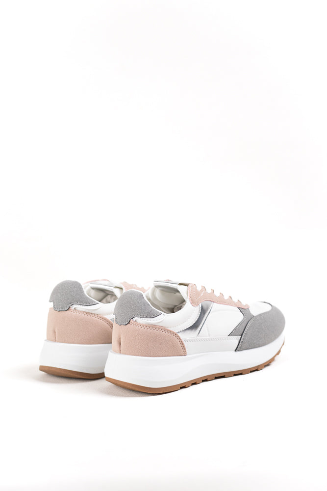 Zapatillas deportivas para mujer en tonos neutros, estilo y confort en cada paso