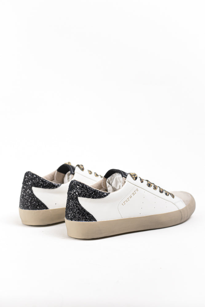 Zapatilla deportiva estilo retro en combinación de materiales Corina