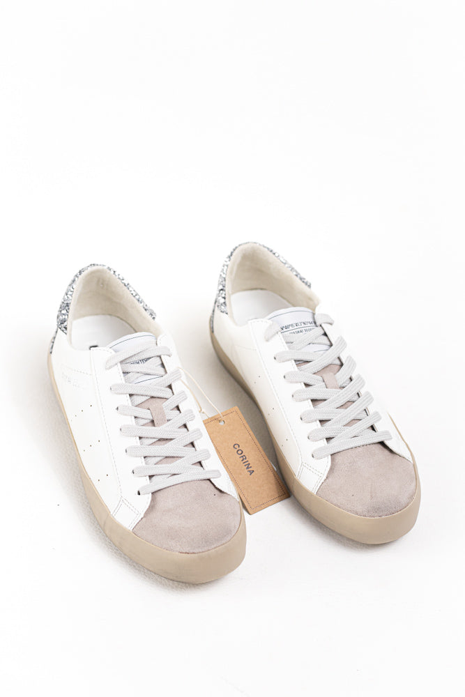 Zapatilla deportiva estilo retro en combinación de materiales Corina