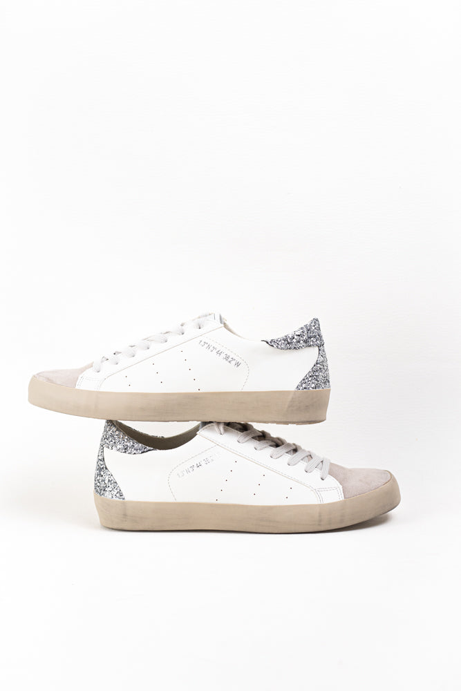 Zapatilla deportiva estilo retro en combinación de materiales Corina