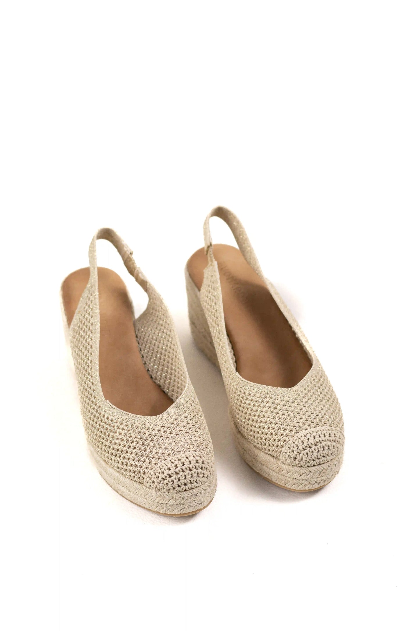 sandalias de cunas con tejido calado suela de yute estilo slingback y puntera cerrada sandalias color Doradas talla 37