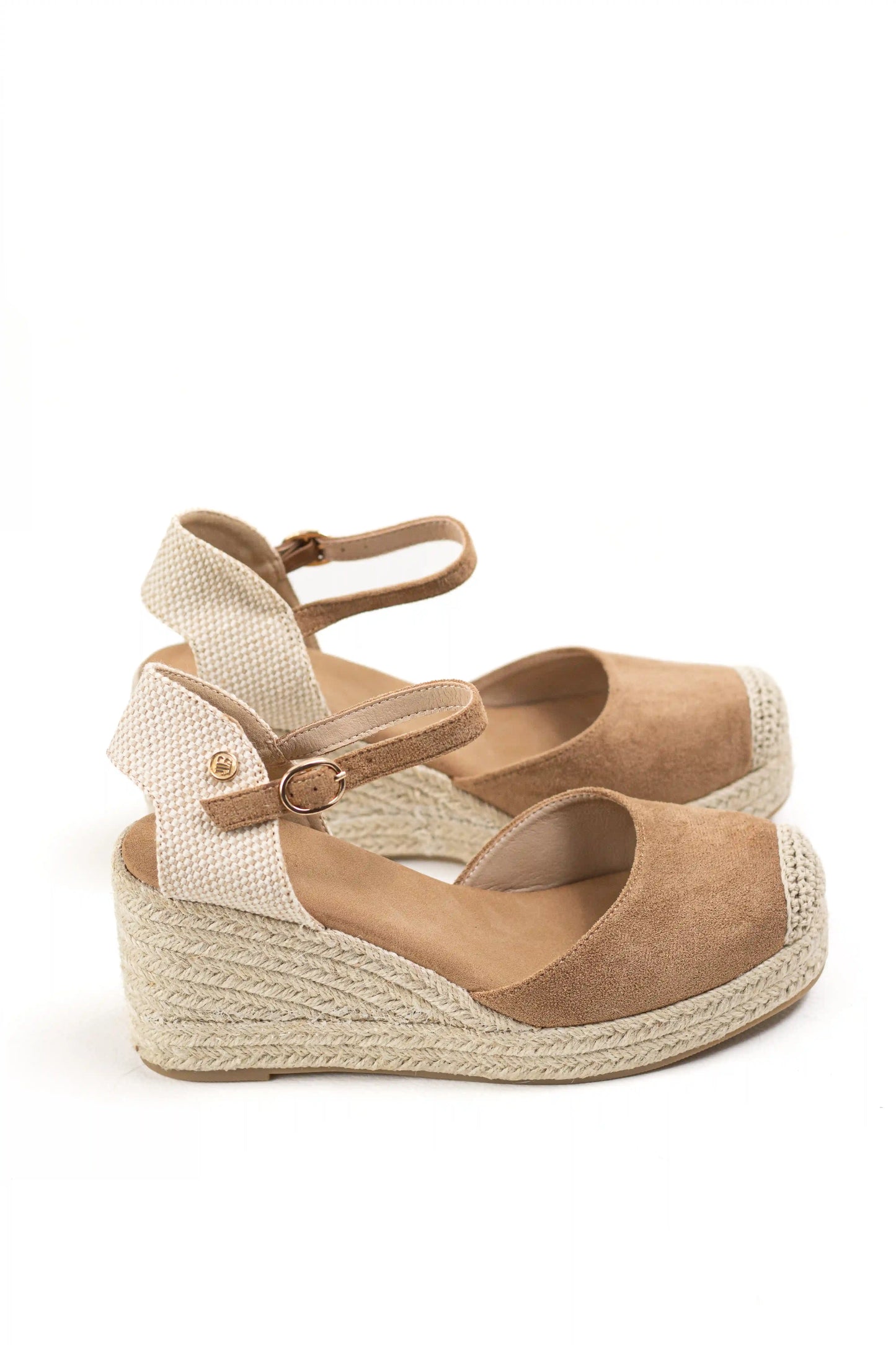 alpargatas doradas mujer de cunas altas de esparto con plataforma ligera con plantillas acolchadas color Camel talla 39