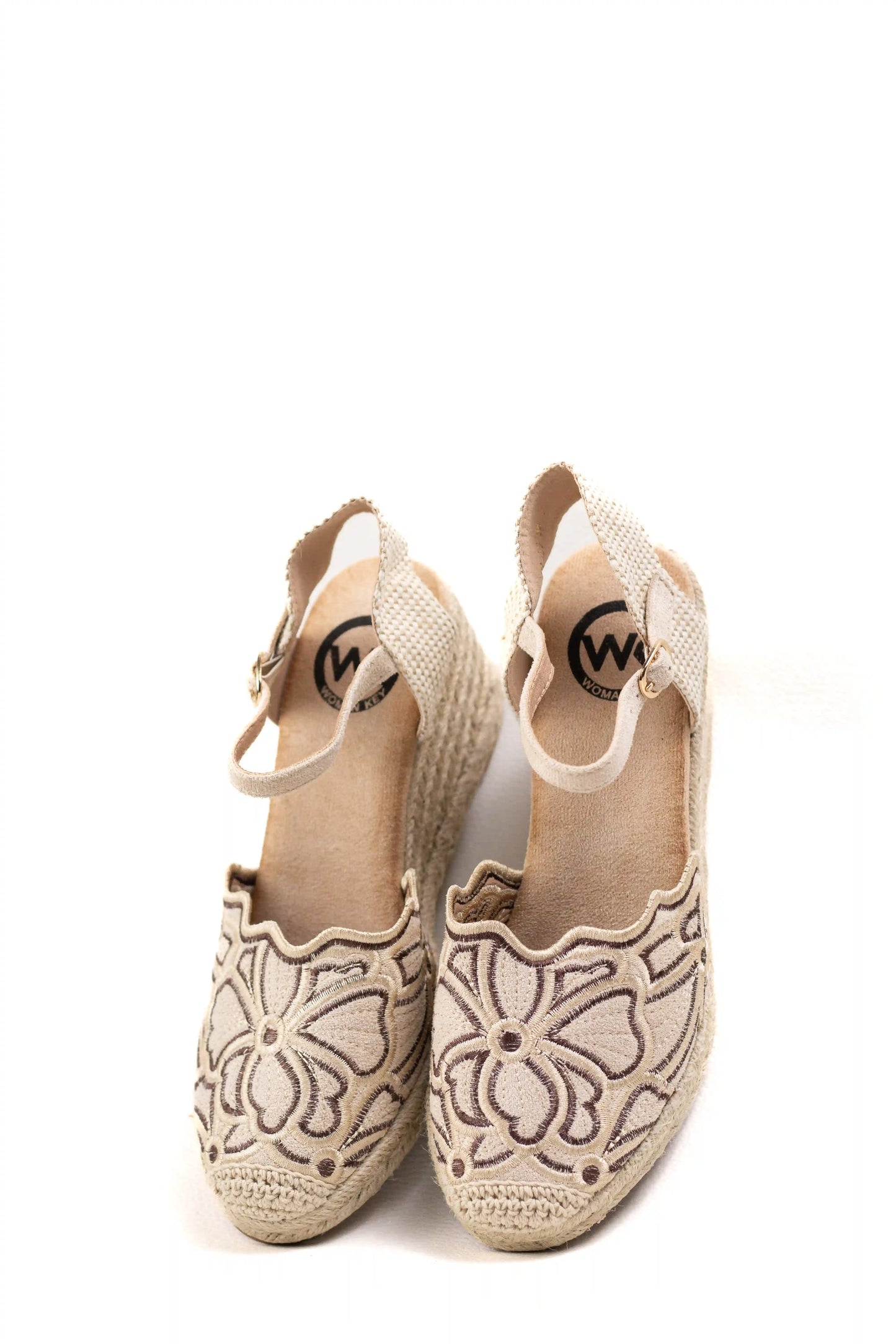alpargatas cuna plataforma con bordado artesanal y plantilla acolchada color Beige talla 38