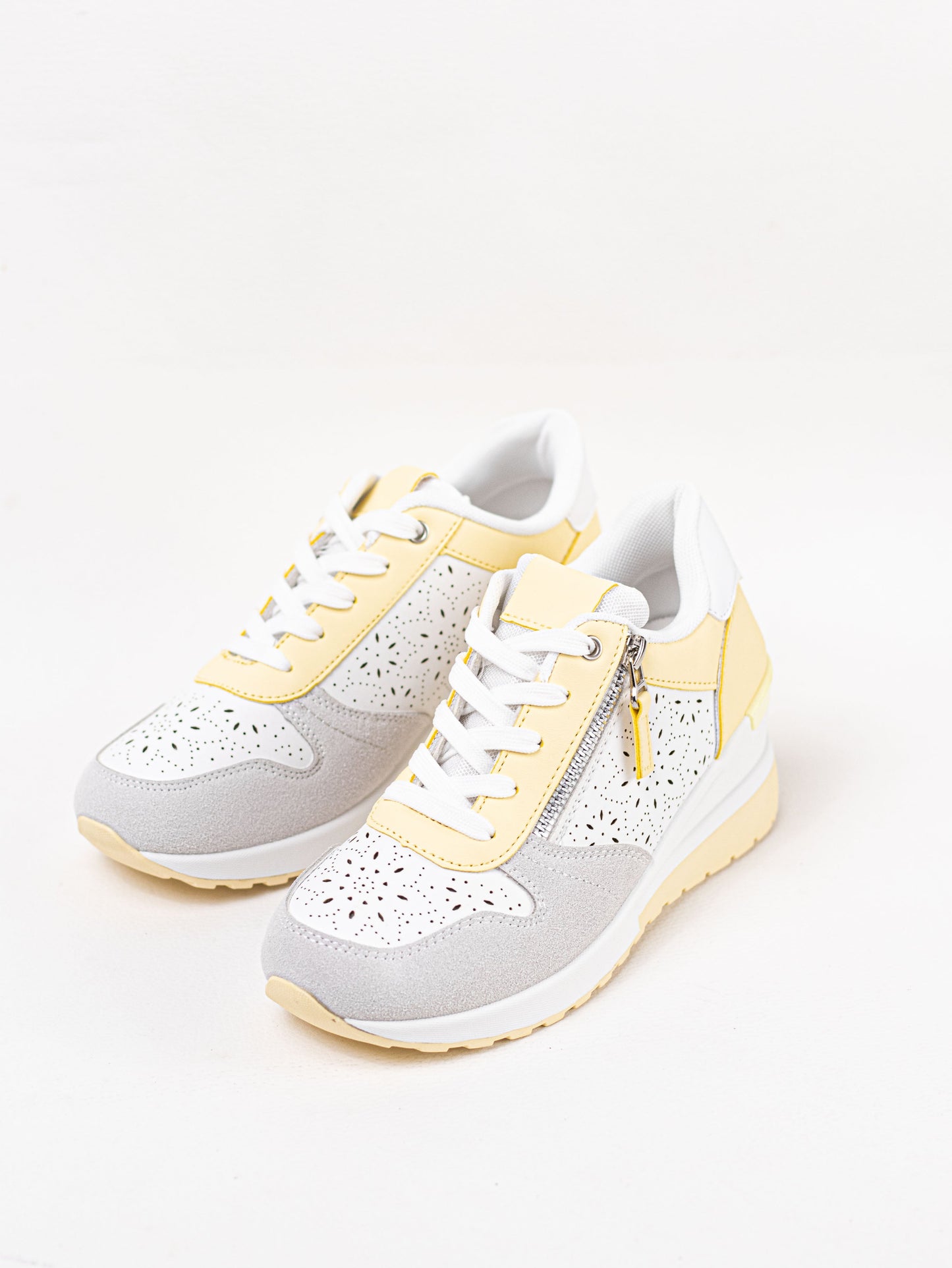 zapatillas combinadas con cunas con cordones Amarillo 39