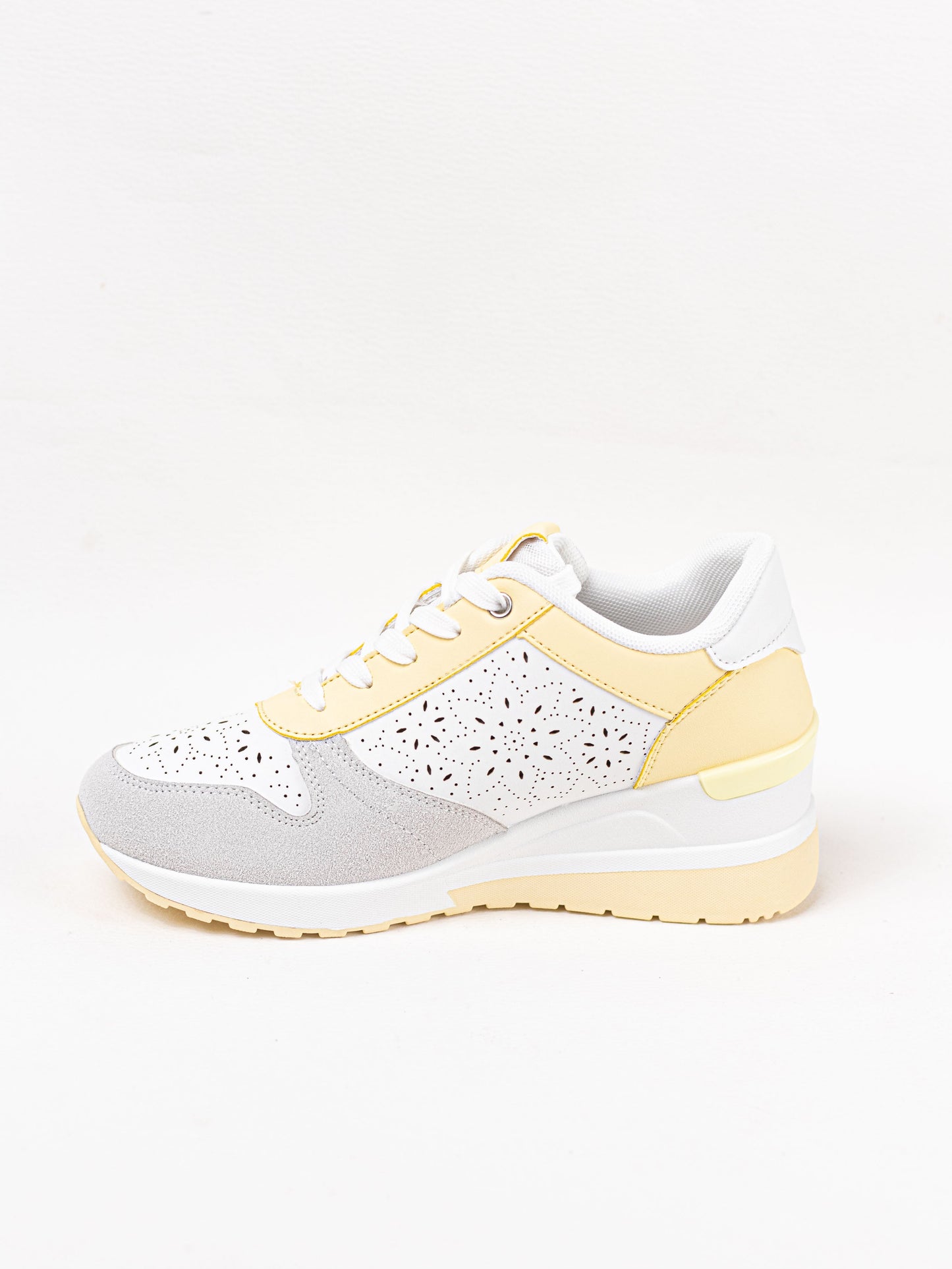 zapatillas combinadas con cunas con cordones Amarillo 41