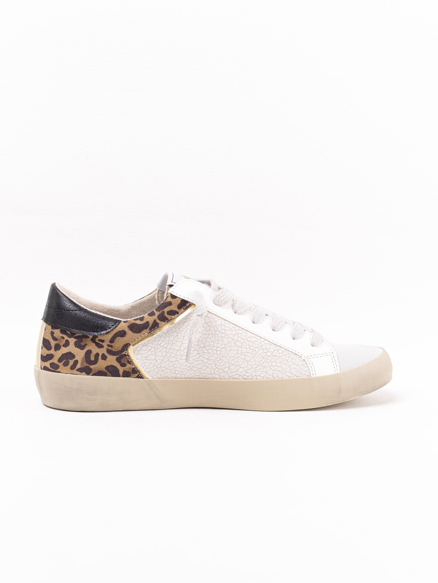 Zapatilla deportiva estilo retro en combinación de materiales Corina