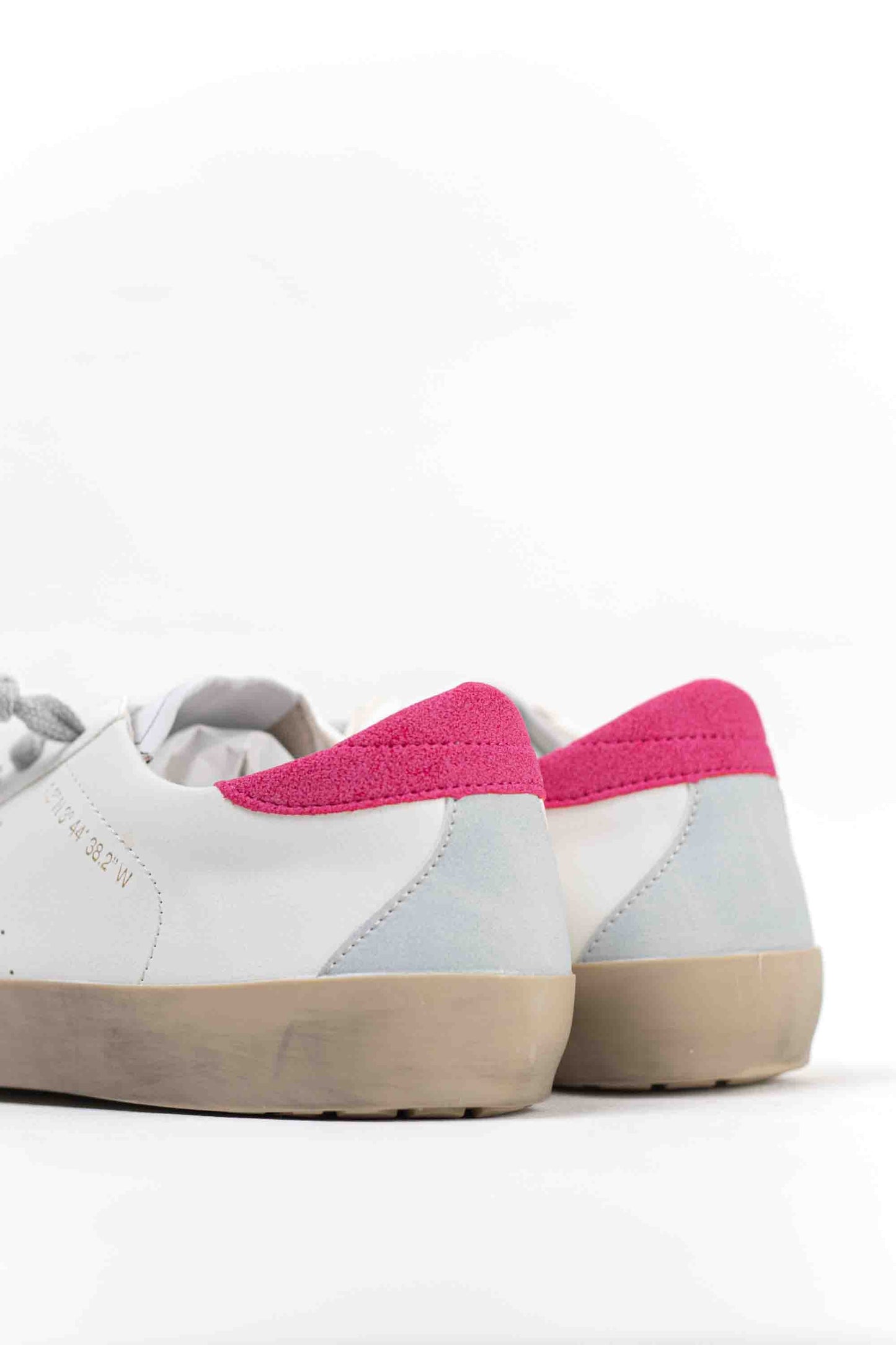 zapatilla deportiva estilo retro en combinacion de materiales Fucshia 41