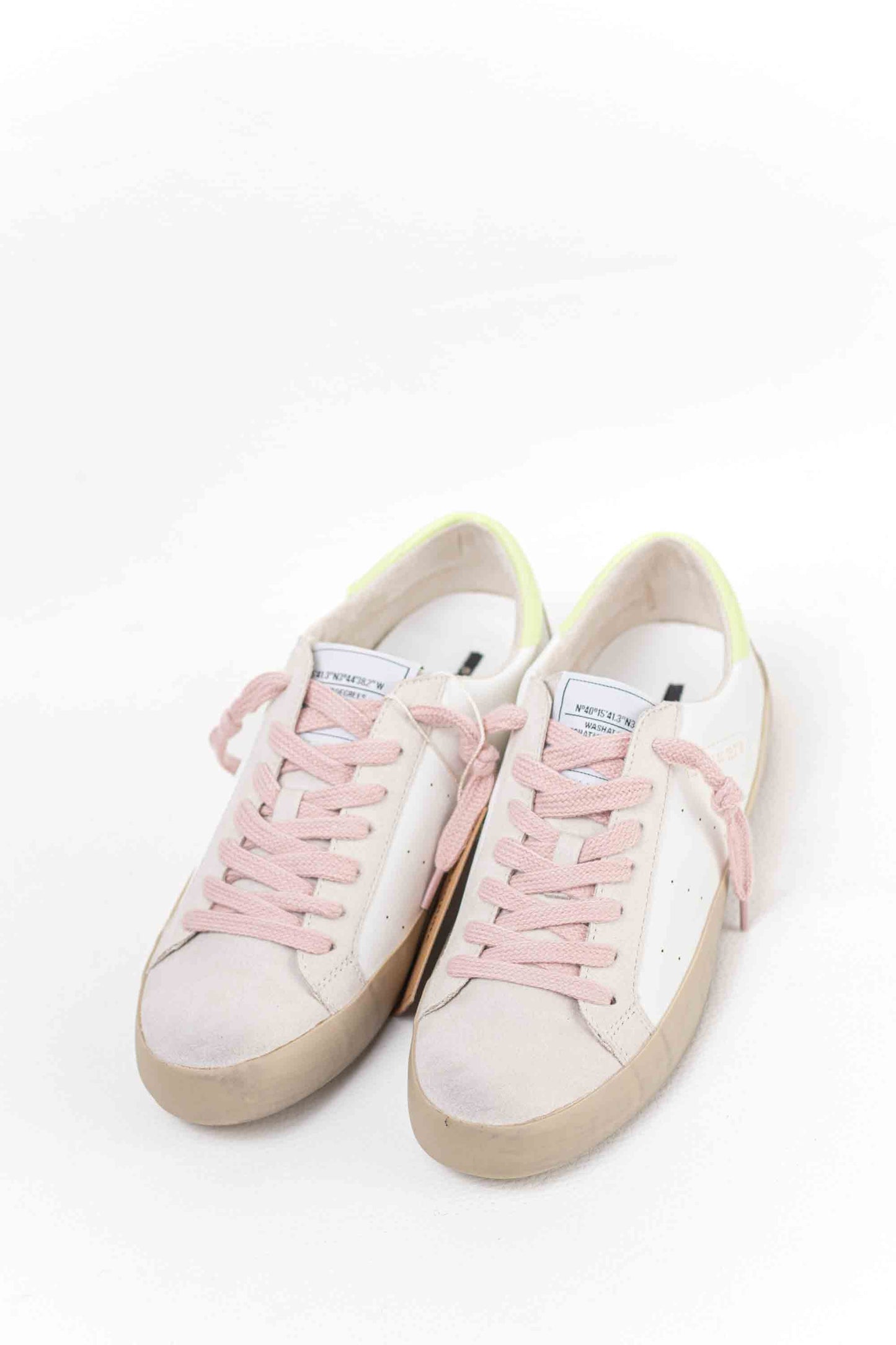 zapatilla deportiva estilo retro en combinacion de materiales Lima 38
