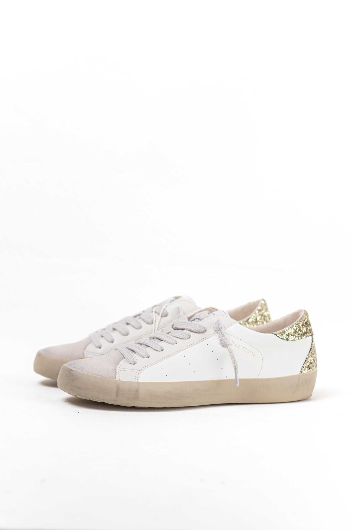 zapatilla deportiva estilo retro en combinacion de materiales Oro 36