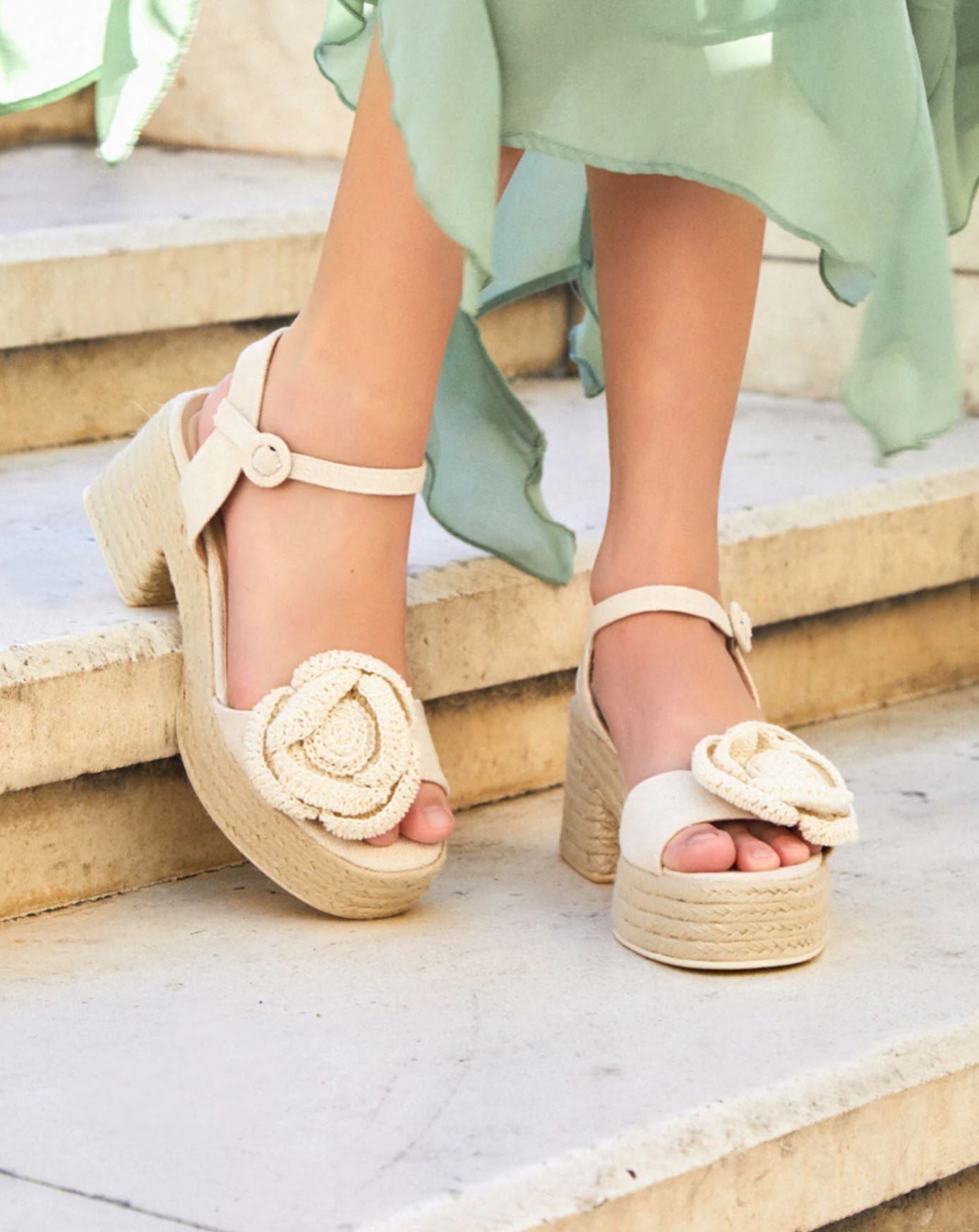 sandalias de tacon con plataforma de yute flor tejida y cierre ajustable color Beige talla 37