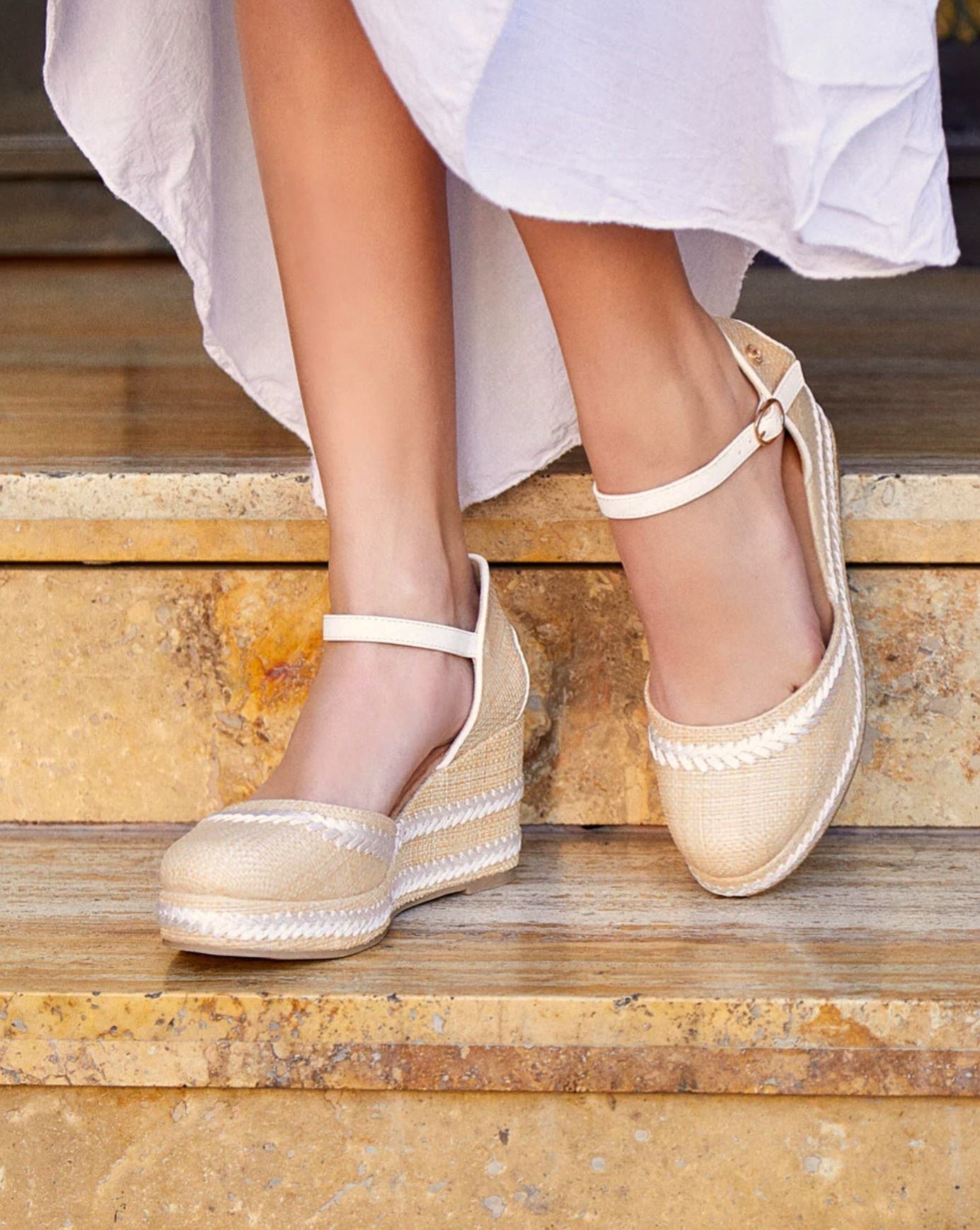 alpargatas de cuna con pulsera y detalle trenzado estilo boho chic color beige talla 37