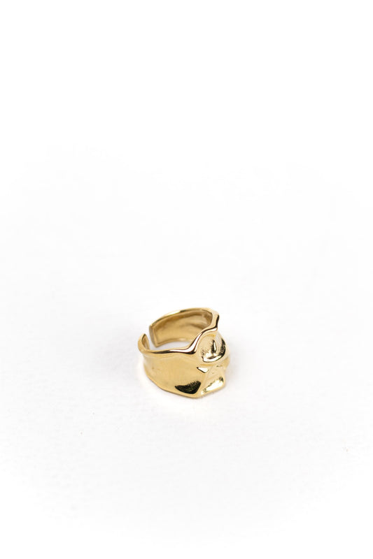 Anillo ajustable dorado con diseño único elegancia y estilo