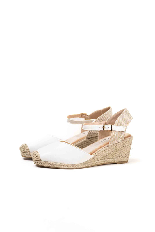 Cuñas de Esparto Elegantes en Negro y Beige con Hebilla