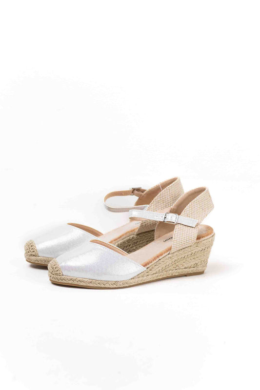 Cuñas de Esparto Elegantes en Negro y Beige con Hebilla