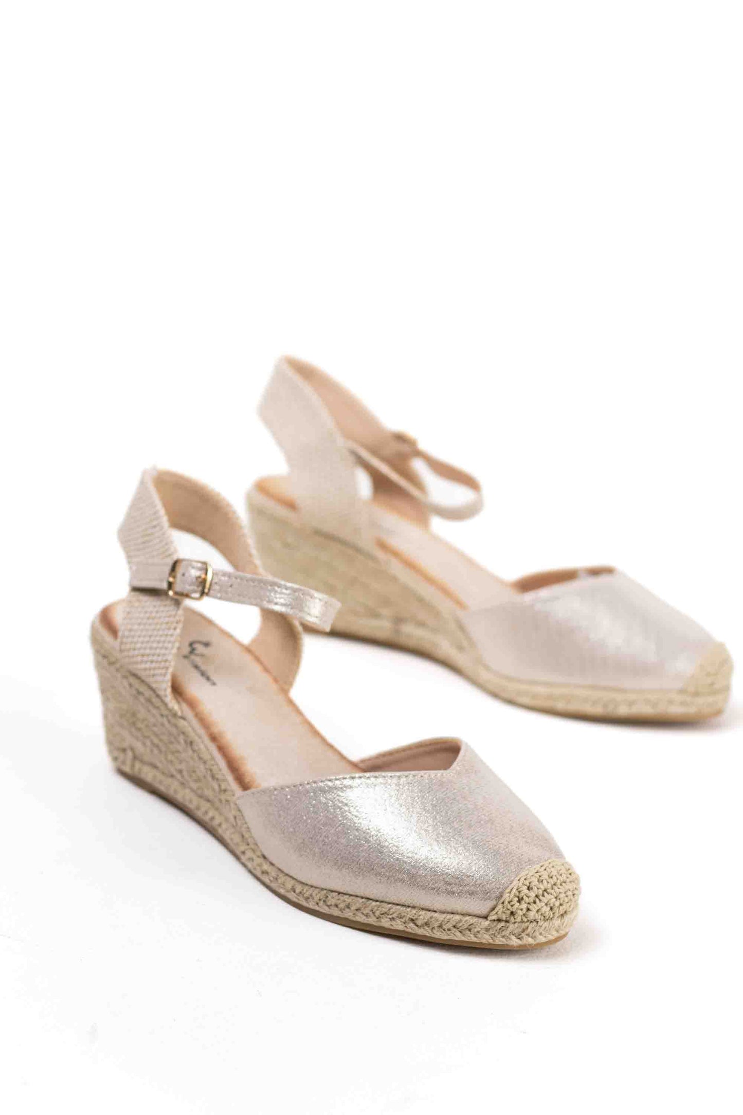 Cuñas de Esparto Elegantes en Negro y Beige con Hebilla