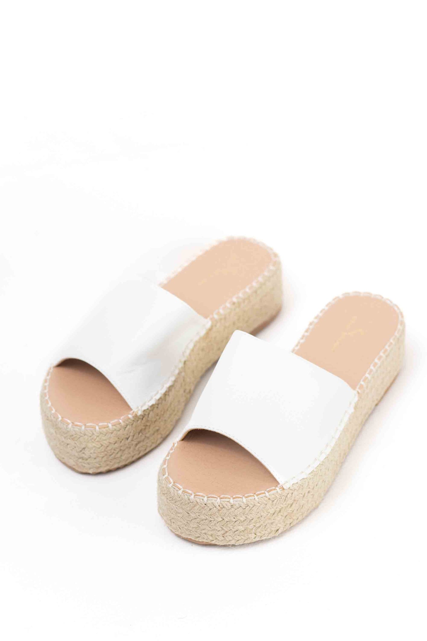 Sandalias doradas mujer planas con plataforma de esparto para verano