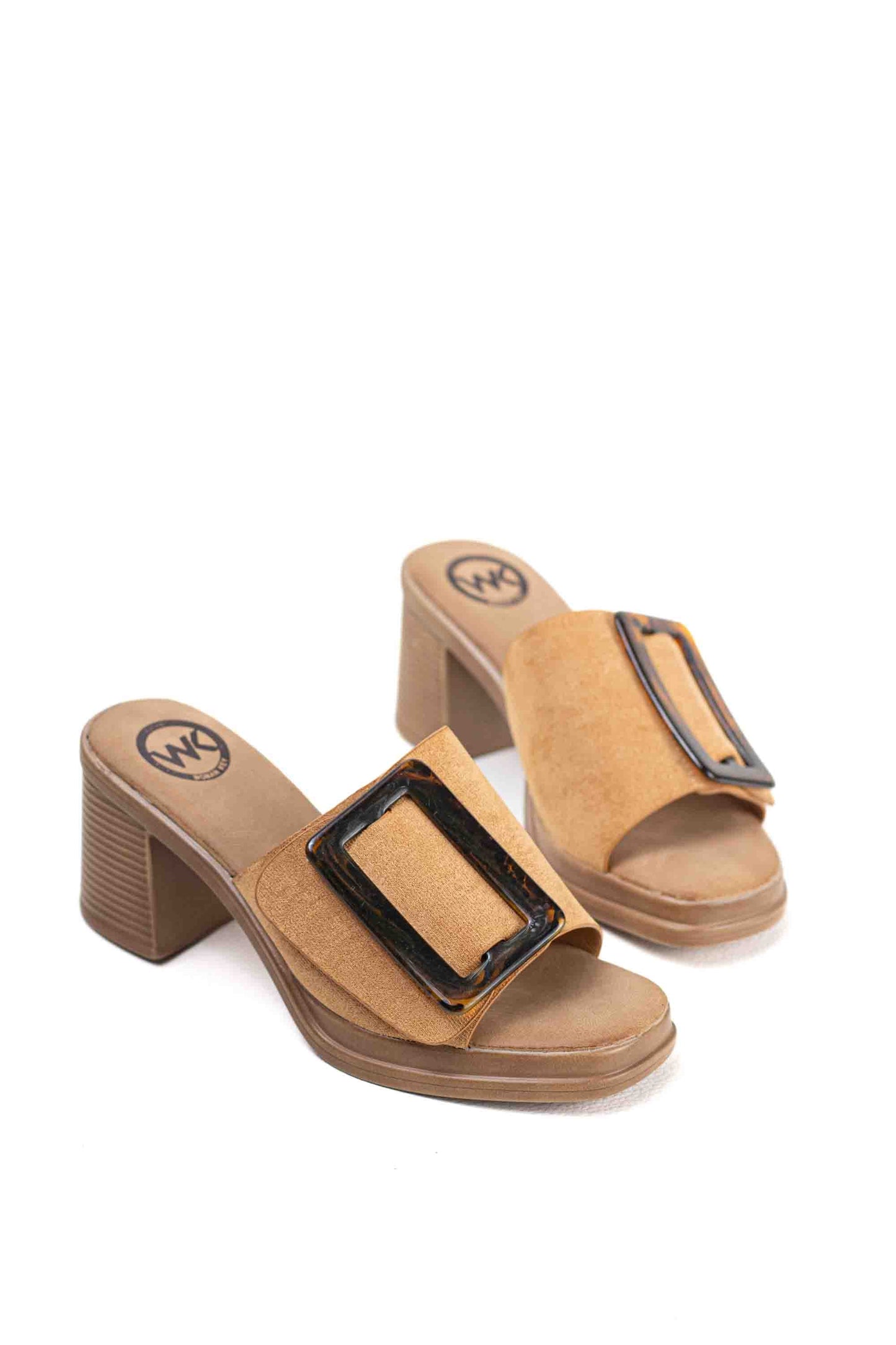 Sandalias mules dorados tacón medio detalle de hebilla