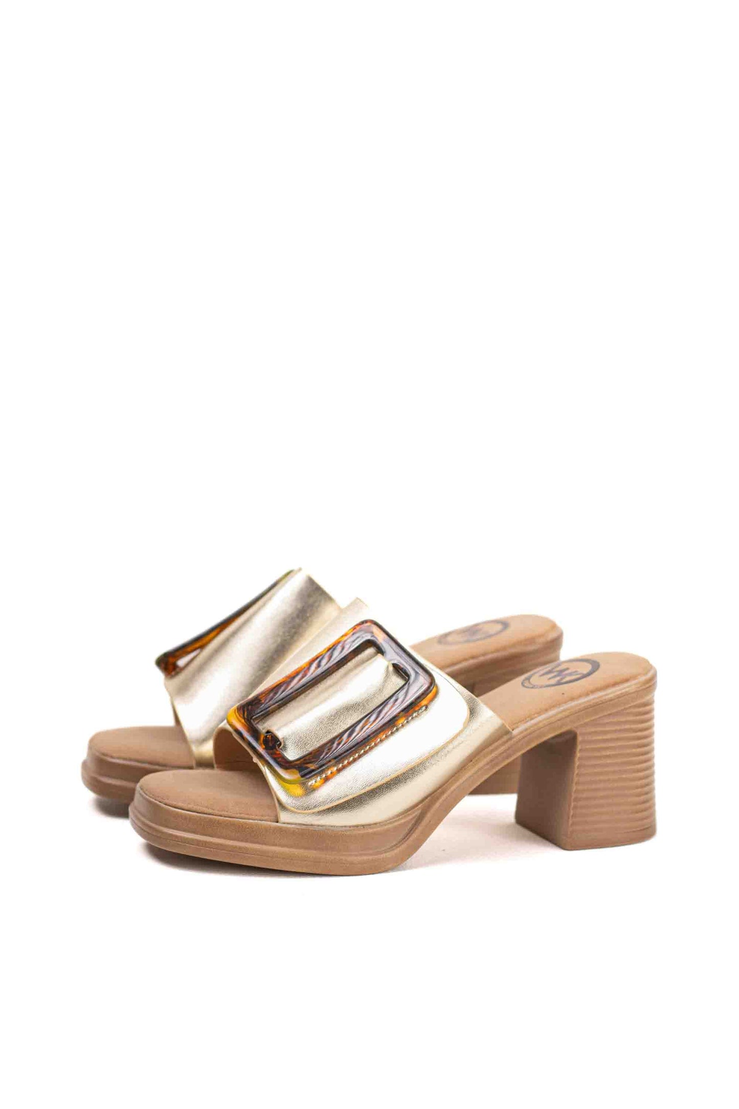 Sandalias mules dorados tacón medio detalle de hebilla