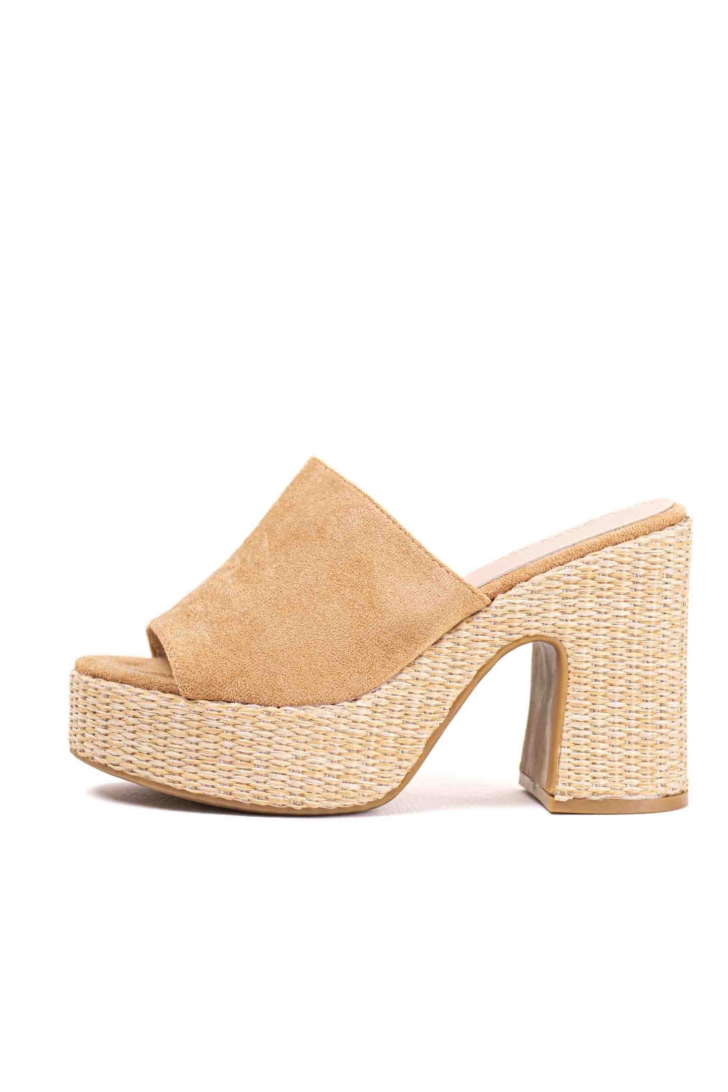 Sandalias doradas zuecos tacón alto con plataforma de rafia