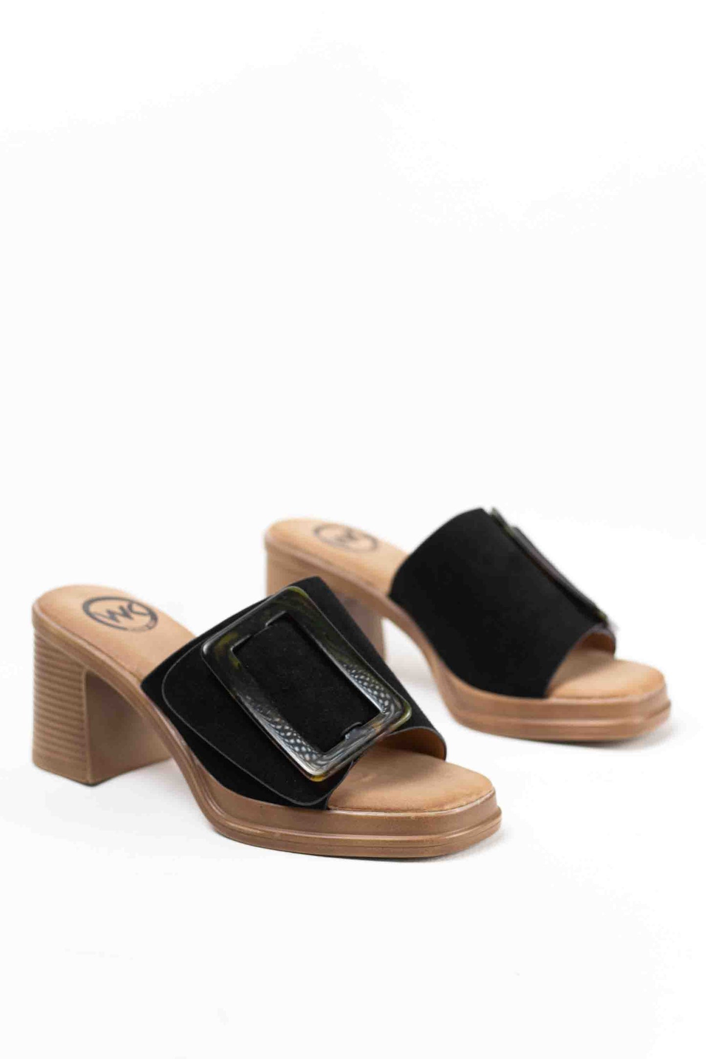 Sandalias mules dorados tacón medio detalle de hebilla