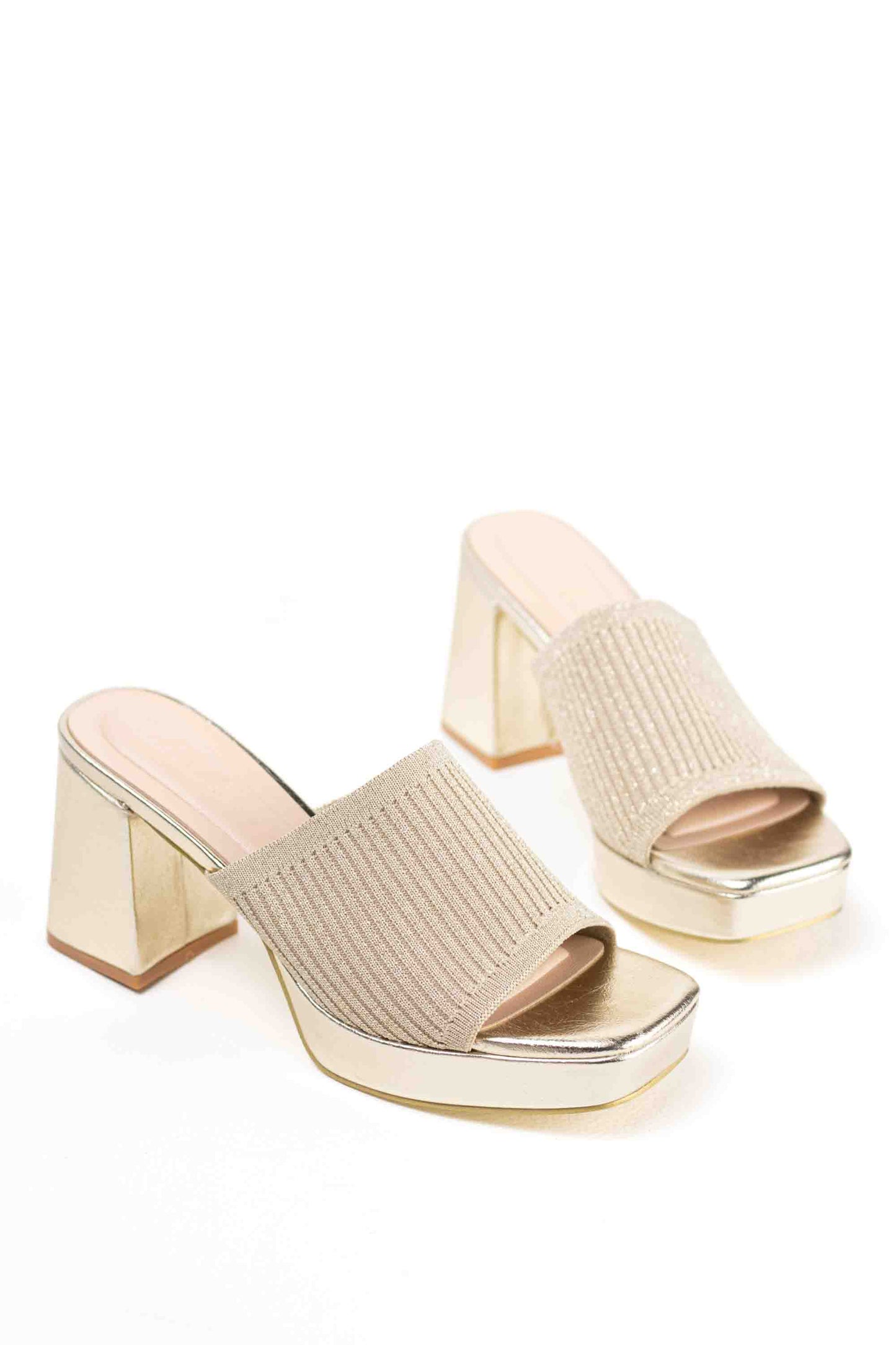 Sandalias doradas mules mujer de tacón bloque