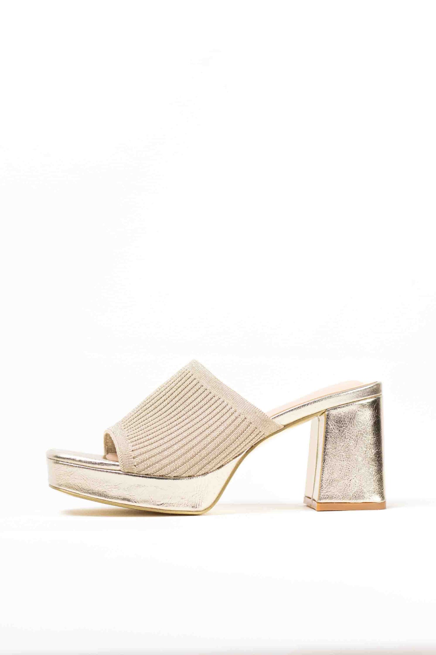 Sandalias doradas mules mujer de tacón bloque