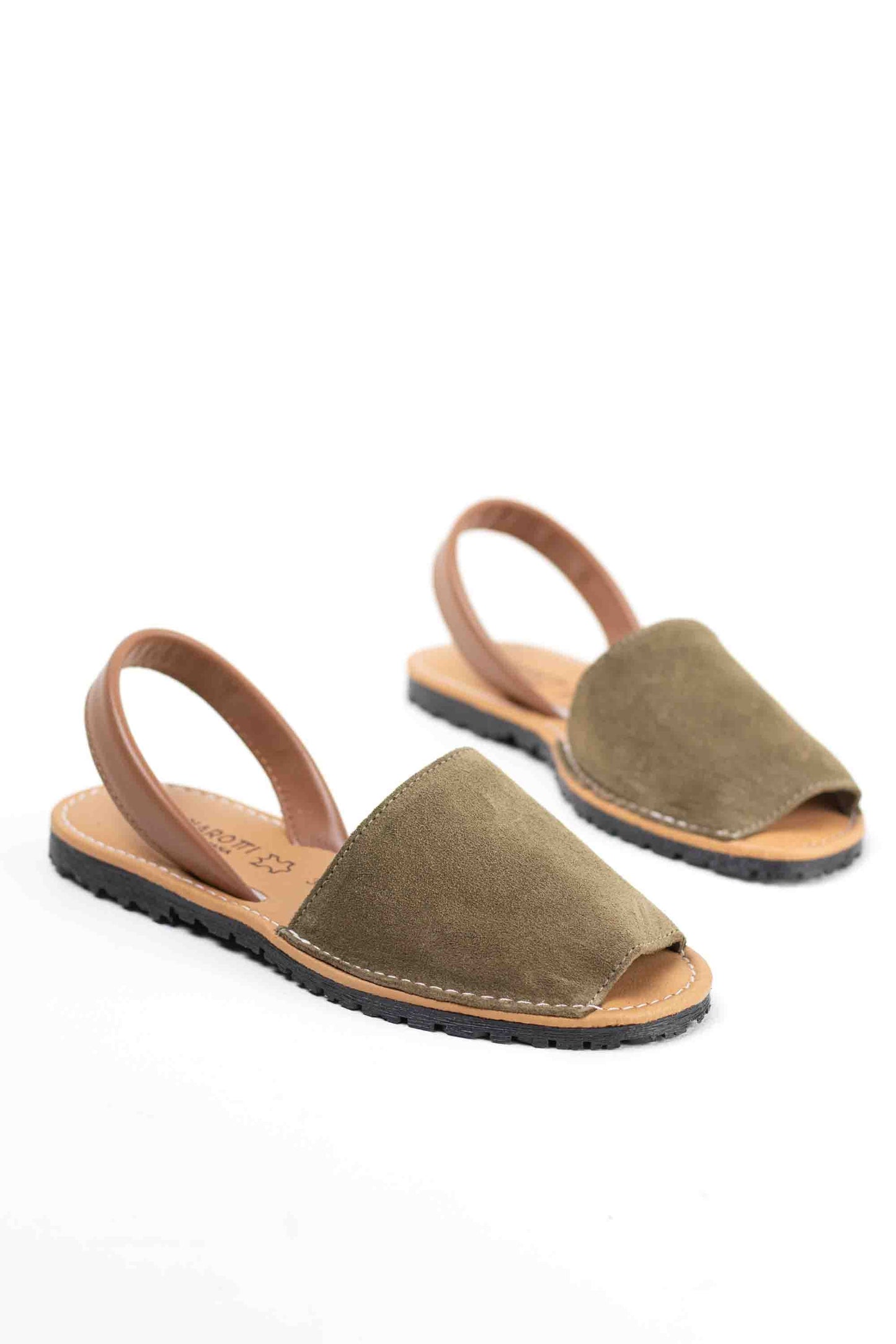 Menorquinas clásicas mujer de piel serraje hechas en España con suela de goma