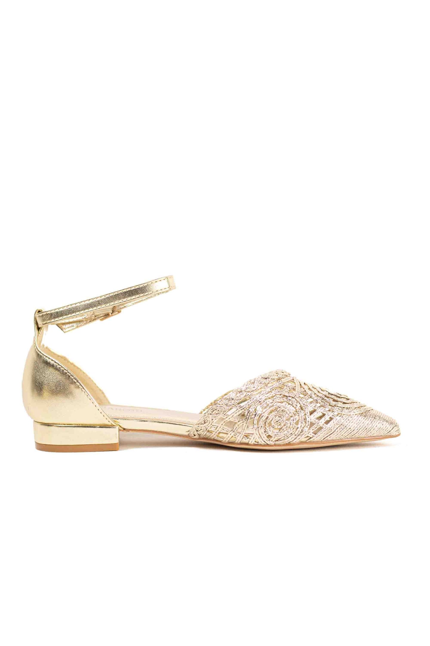 Zapatos dorados mujer con suela plana diseño crochet con pulsera