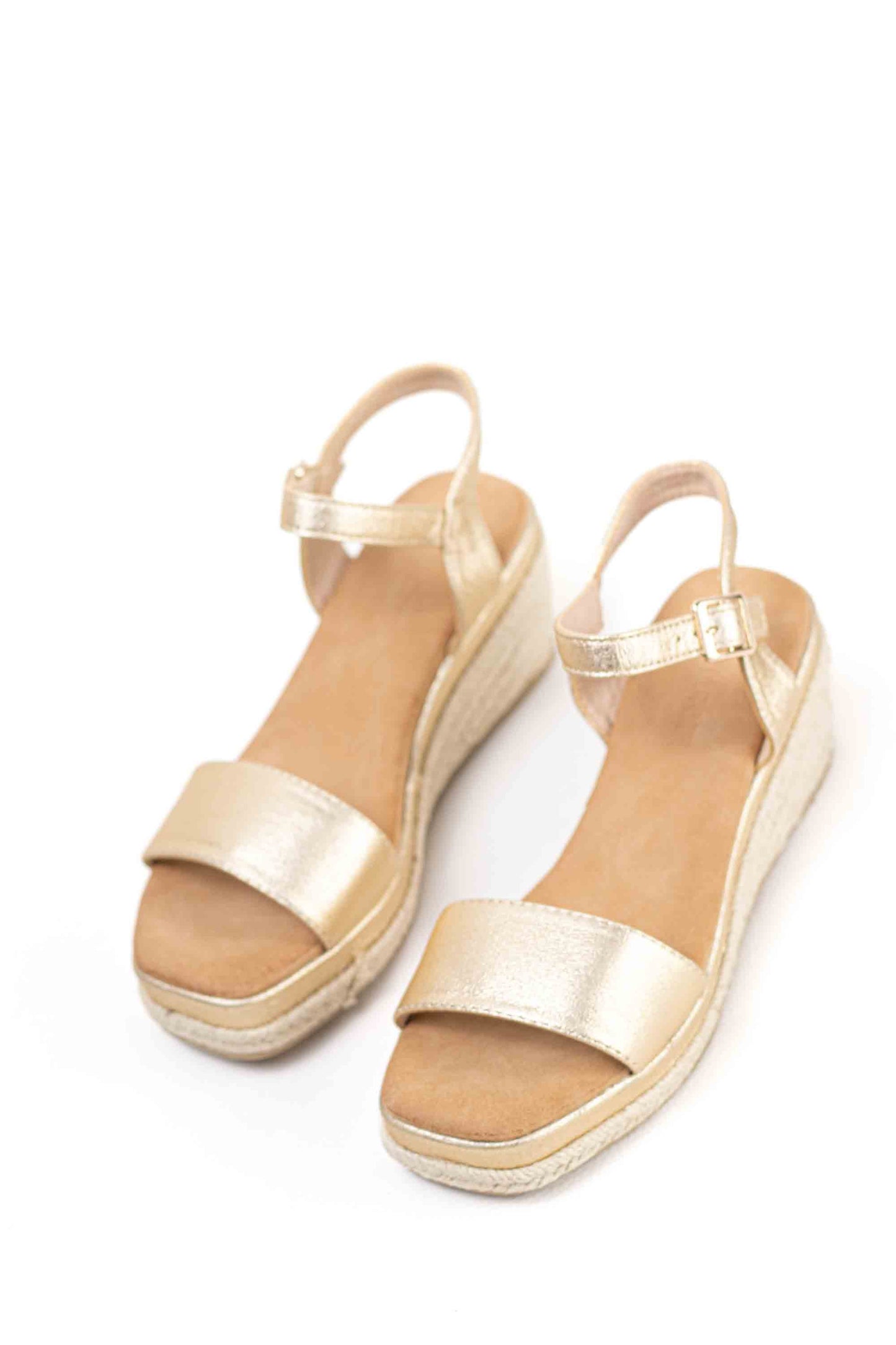 Sandalias doradas mujer cuña mediana de espartos con plataforma