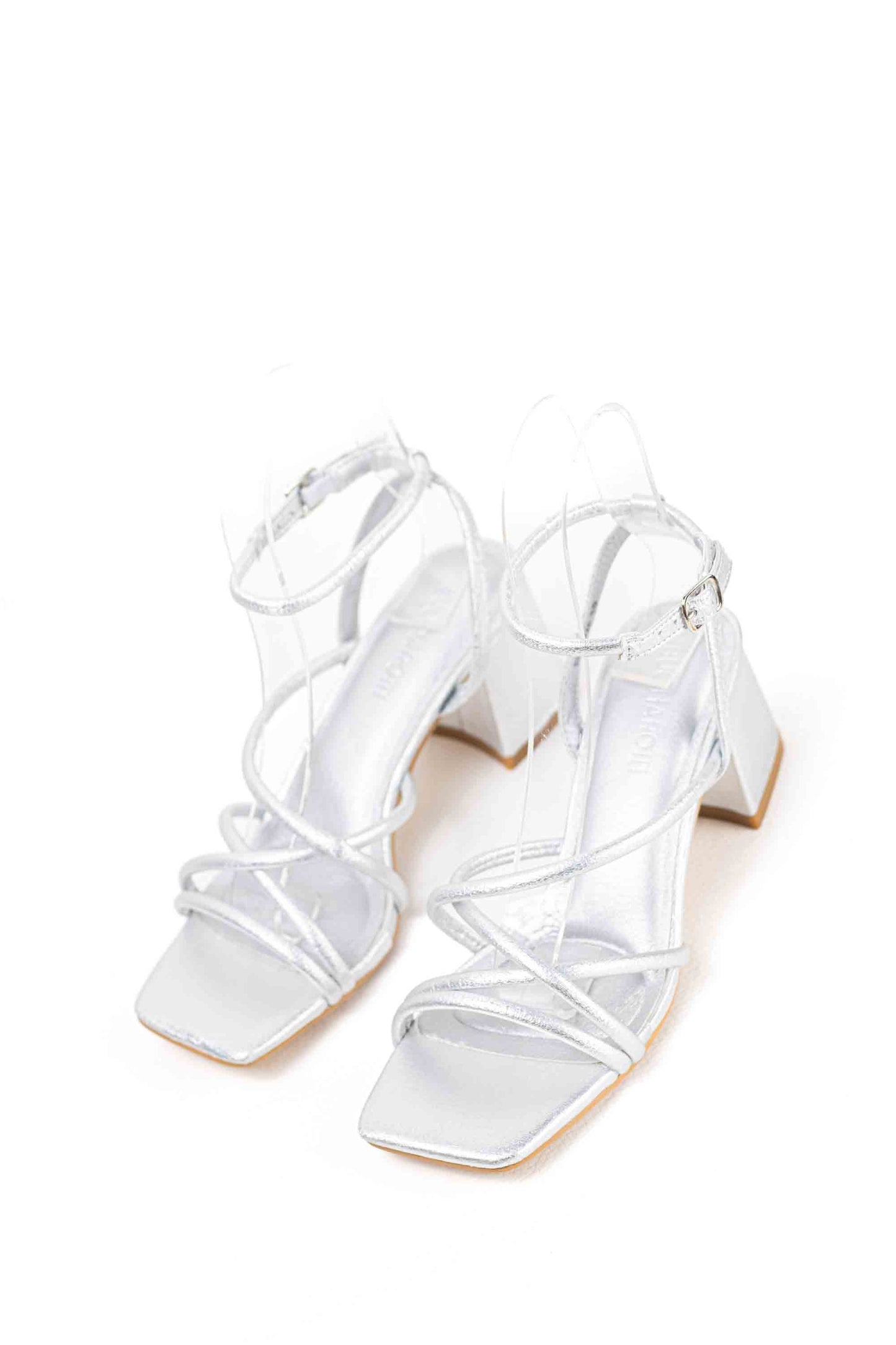 Sandalias doradas de tacòn para vestir con tiras cruzadas