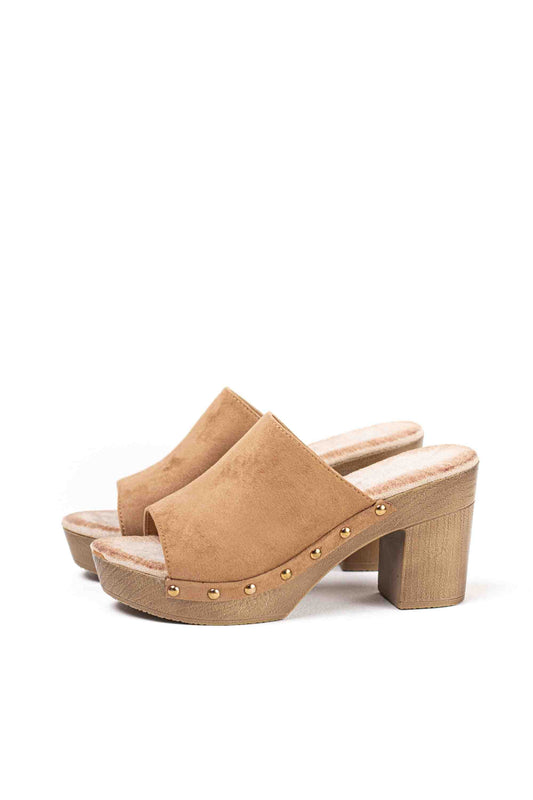 Sandalias mujer mules con  tacón alto y plataforma efecto madera con tachas