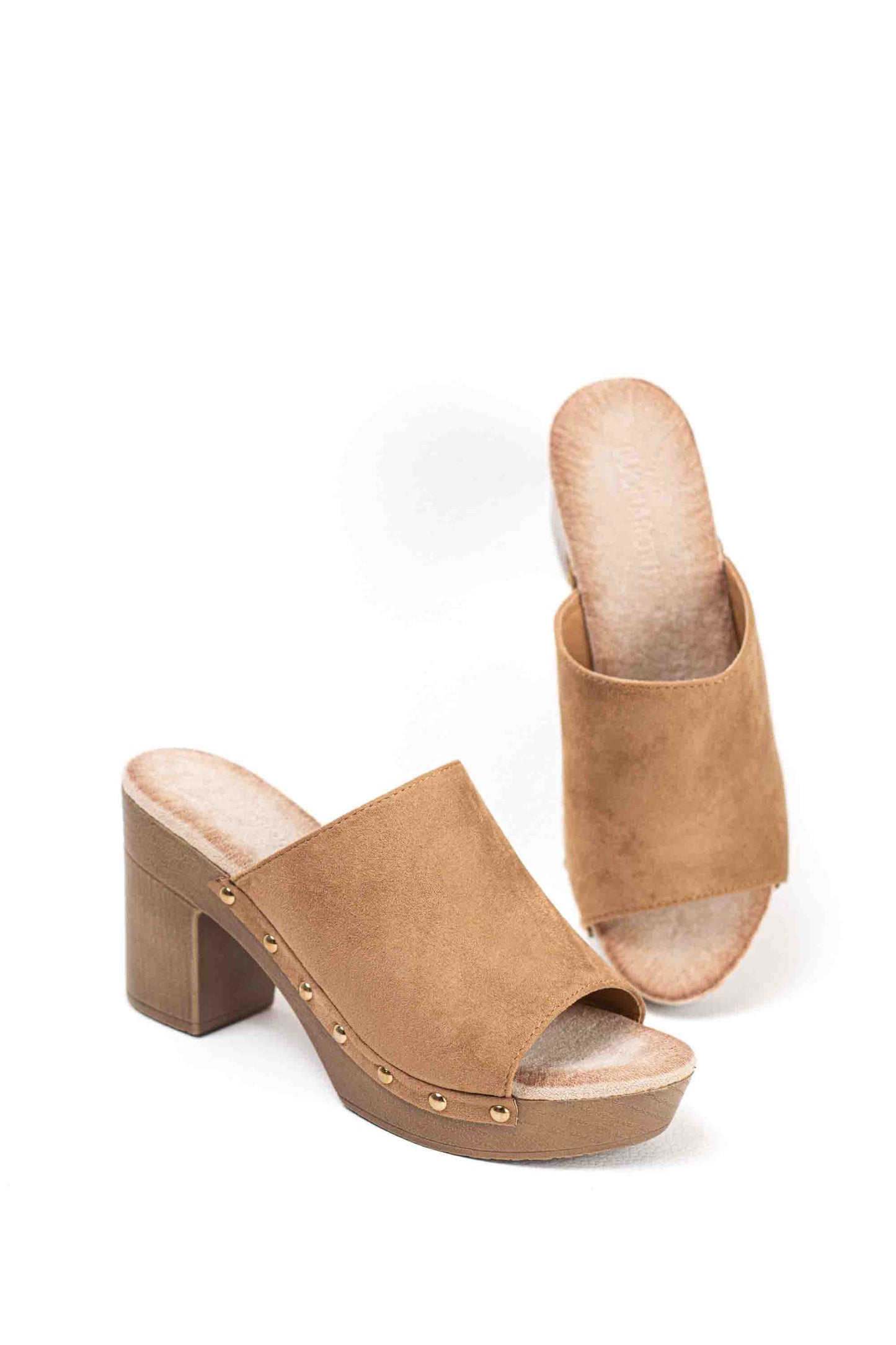 Sandalias mujer mules con  tacón alto y plataforma efecto madera con tachas
