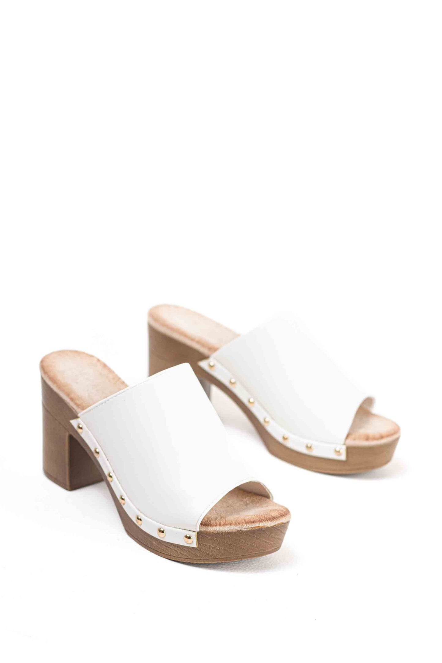 Sandalias mujer mules con  tacón alto y plataforma efecto madera con tachas