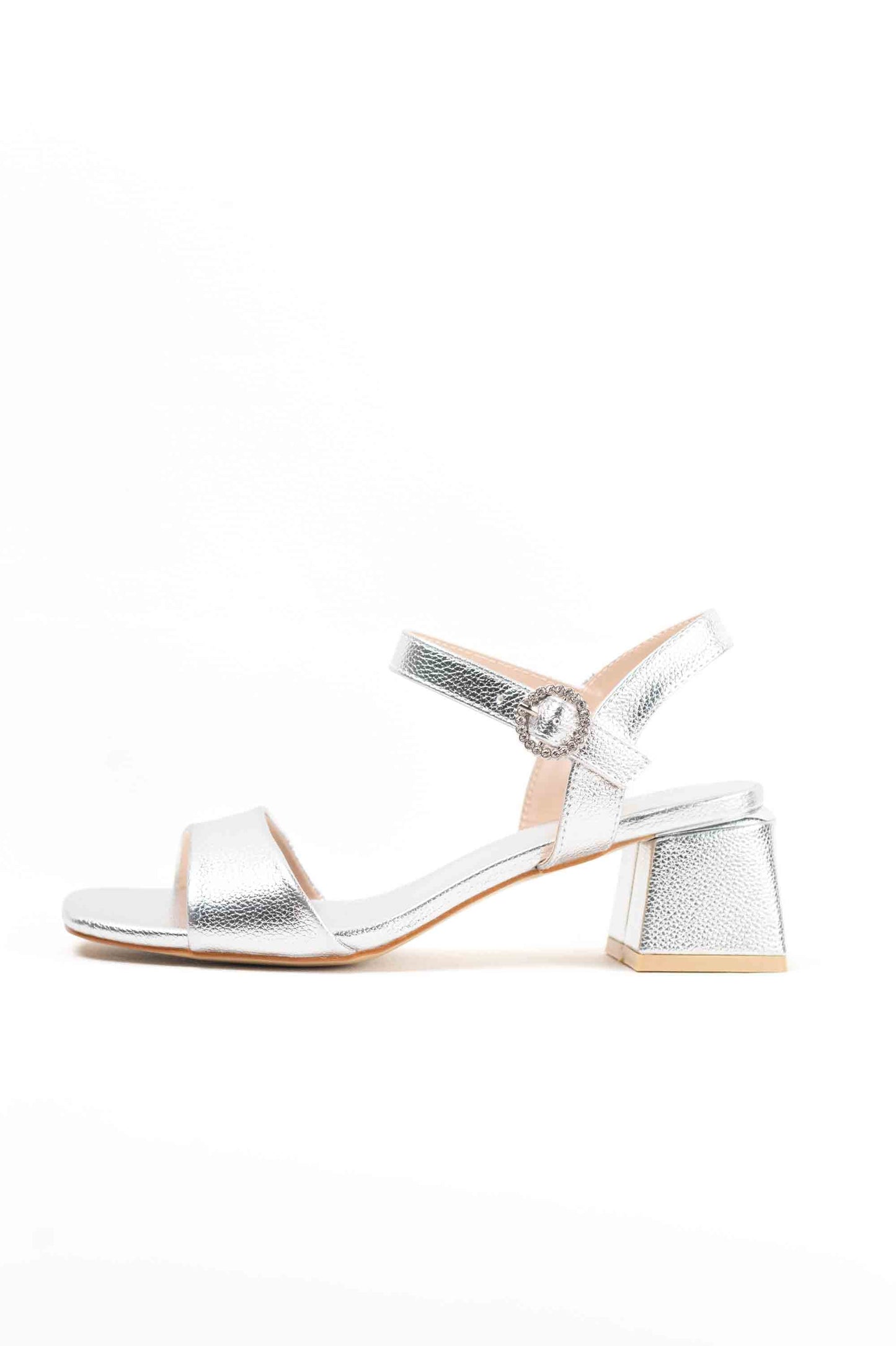 Sandalias doradas de tacón para vestir