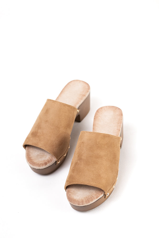 Sandalias mujer mules con tacón alto y plataforma efecto madera con tachas y plantilla acolchada