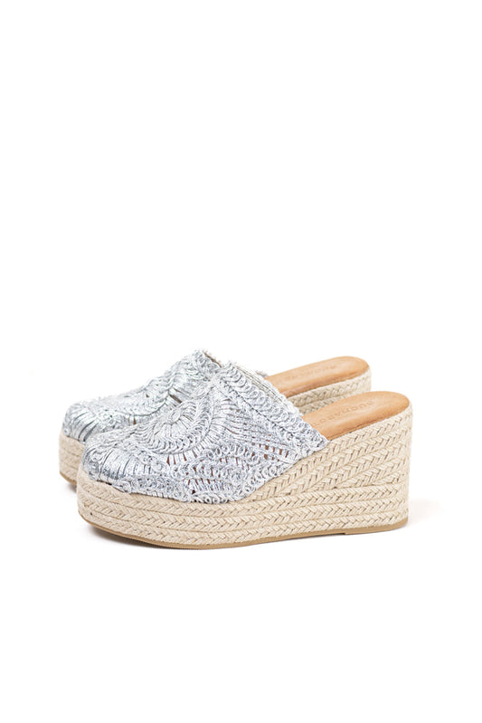 Sandalias zueco mujer con cuña alta de espartos y plataforma con diseño crochet