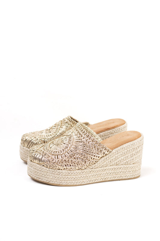 Sandalias zueco mujer con cuña alta de espartos y plataforma con diseño crochet