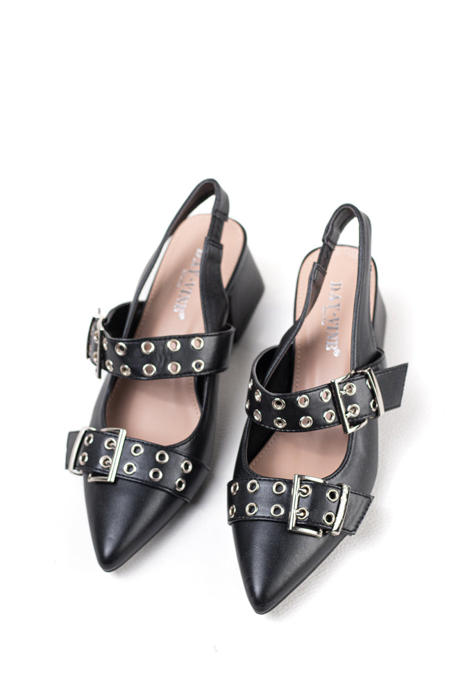 Zapatos de tacón con detalle de hebilla metálica