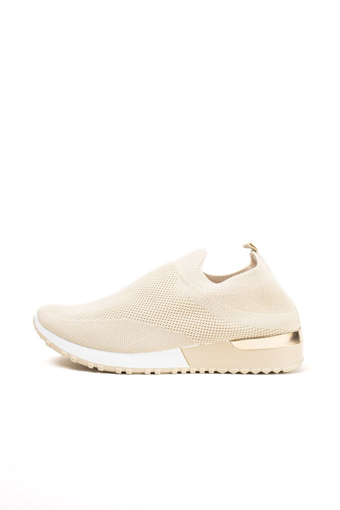 Zapatillas deportivas beige sin cordones, comodidad y estilo casual